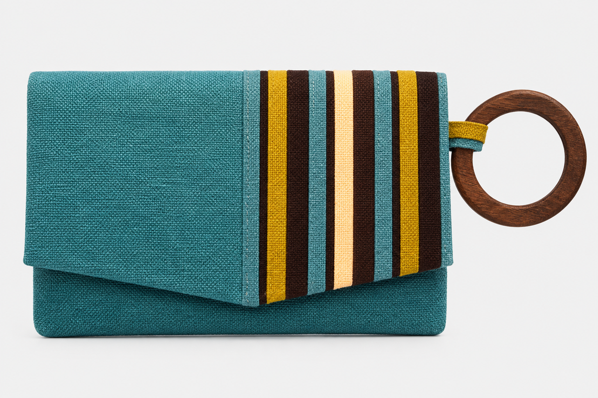 Clutch with Horn Handle